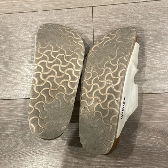White Arizona Sandal Birkenstocks - Picture 4 of 4